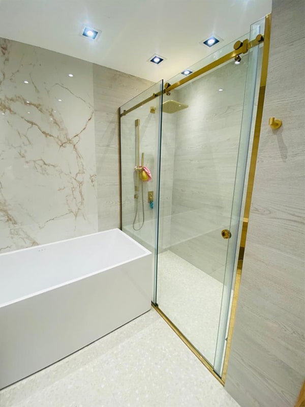 golden shower glass partition
